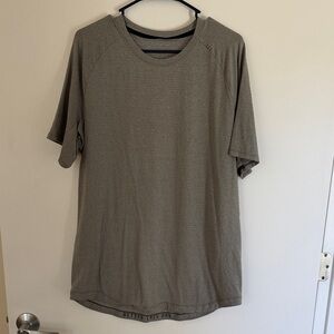 lululemon athletica Men's Grey License to Train Short-Sleeve Shirt